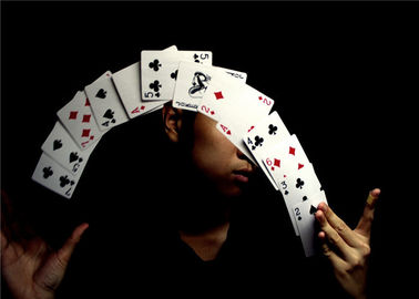 Profesyonel Four Aces Magic Card Teknik / Poker Kartı Püf Noktaları Becerileri ve Teknikleri